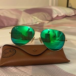 RAY-BAN sunglasses and case